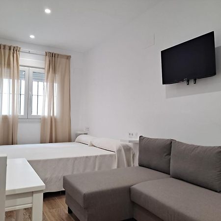 Apartamentos Caballo Rojo โกนิล เด ลาฟรอนเตรา ภายนอก รูปภาพ